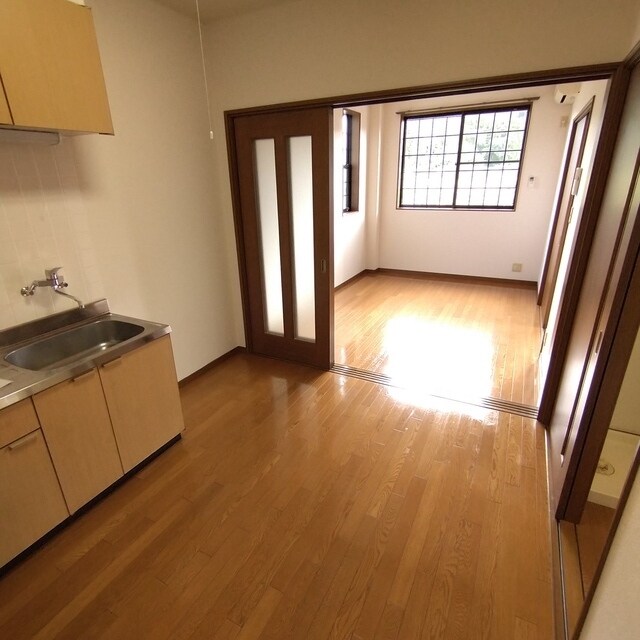 シュトラール弐番館の物件内観写真