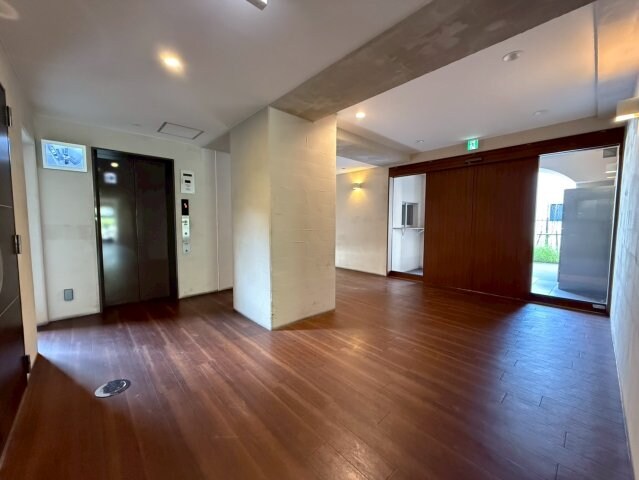 コーラルポワント難波WESTの物件外観写真