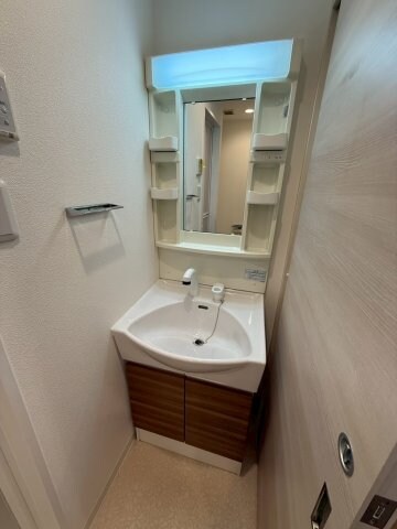 コーラルポワント難波WESTの物件内観写真