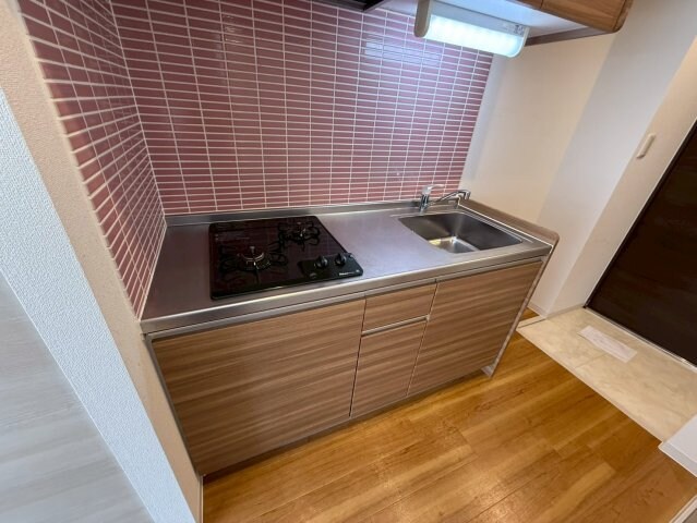 コーラルポワント難波WESTの物件内観写真