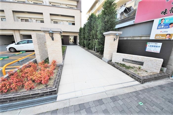 レジディア新大阪の物件外観写真