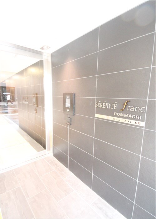 セレニテフラン本町の物件外観写真