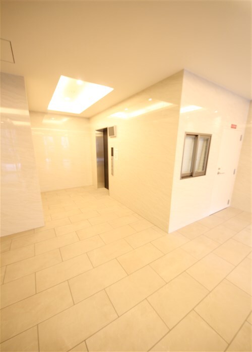 Alivis北梅田の物件外観写真