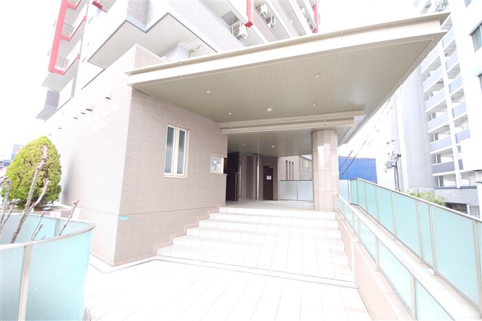 エステムプラザ難波WESTリバークロスの物件外観写真