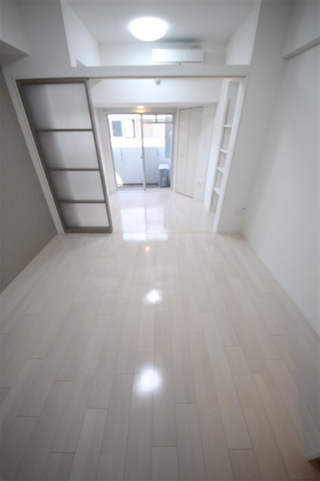 セレニテ梅田ESTの物件内観写真