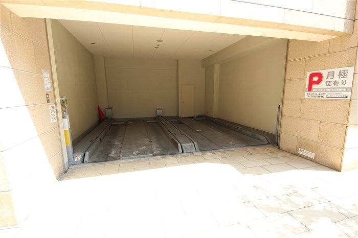 ドゥーエ谷町の物件外観写真