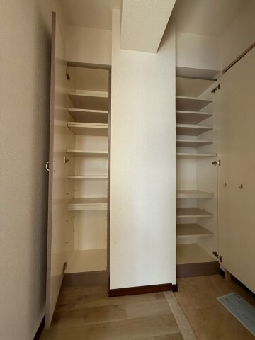 コンフォール南森町の物件内観写真