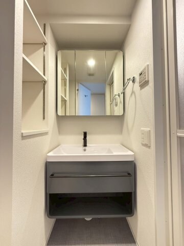 セレニテ難波グランデノールの物件内観写真