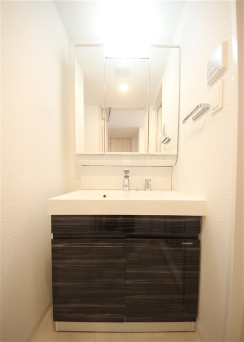 コンフォリア・リヴ新大阪WESTの物件内観写真