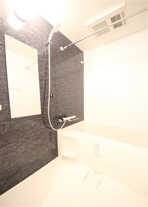 コンフォリア・リヴ新大阪WESTの物件内観写真