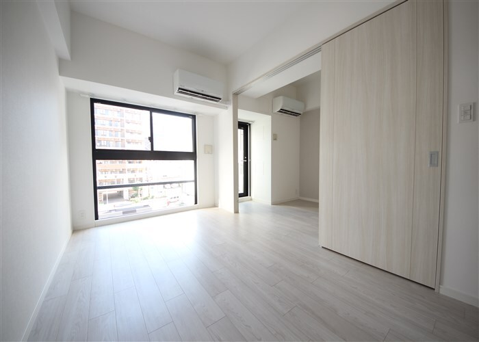 コンフォリア・リヴ新大阪WESTの物件内観写真