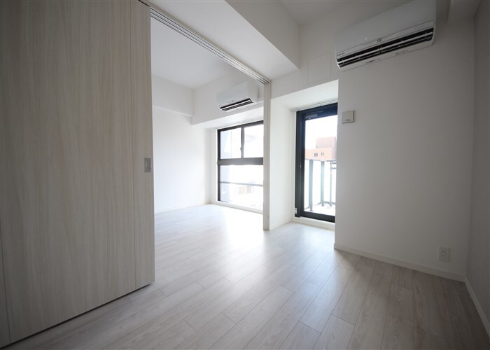 コンフォリア・リヴ新大阪WESTの物件内観写真