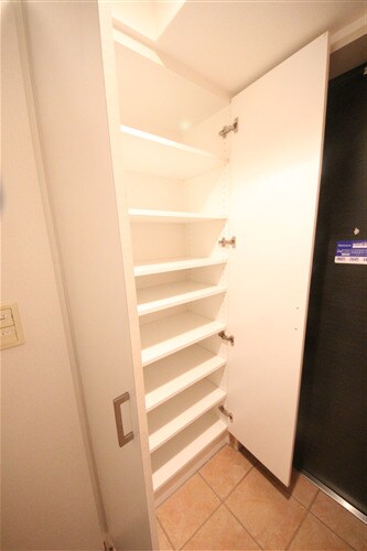 レジディア靭公園の物件内観写真