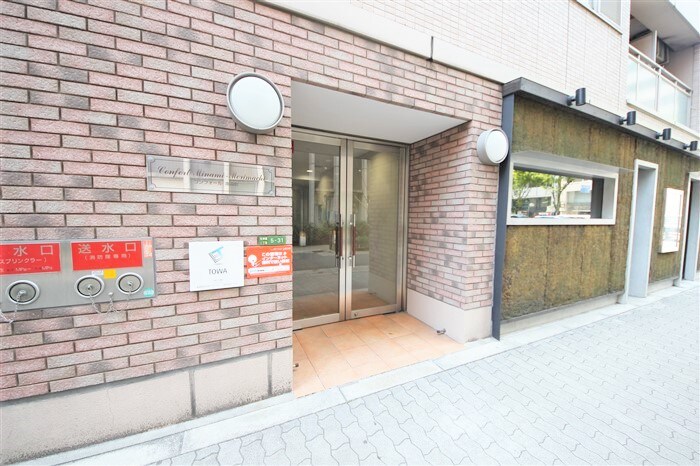 コンフォール南森町の物件外観写真