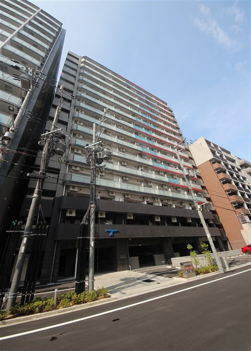 セレニテ難波グランデシュッドの物件外観写真