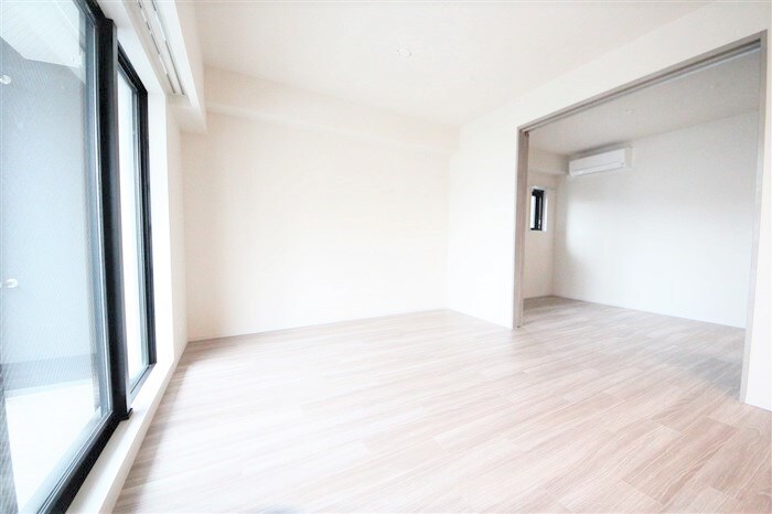 SK RESIDENCES SHINSAIBASHIの物件内観写真