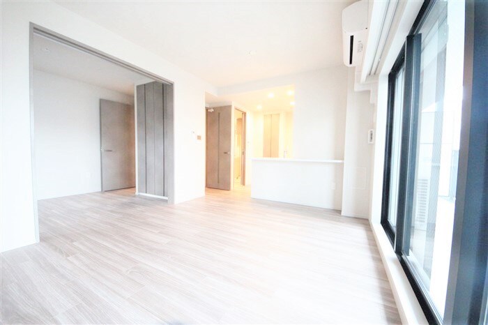 SK RESIDENCES SHINSAIBASHIの物件内観写真