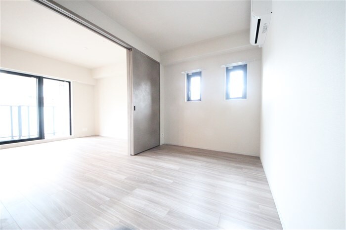 SK RESIDENCES SHINSAIBASHIの物件内観写真