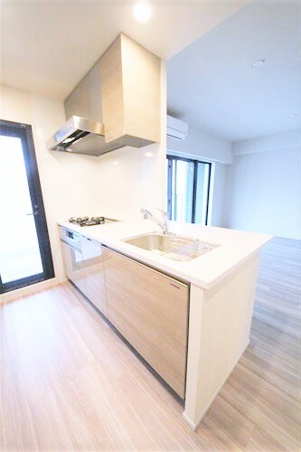 SK RESIDENCES SHINSAIBASHIの物件内観写真