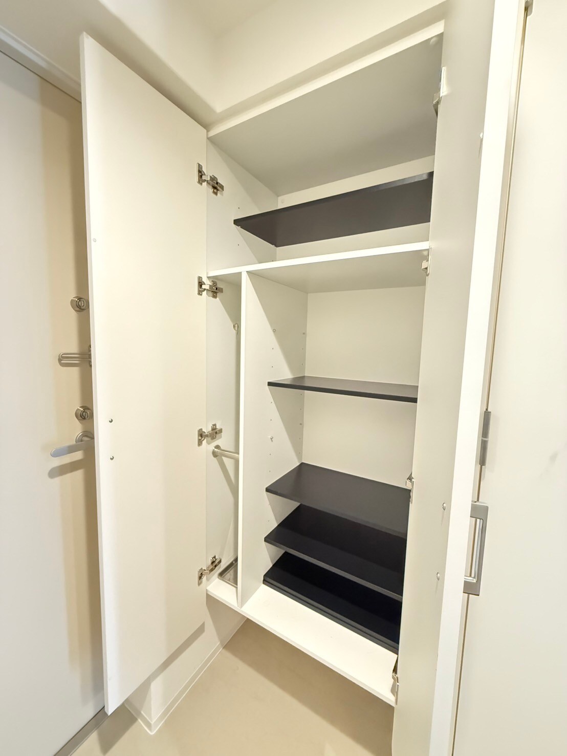 セレニテフラン本町の物件内観写真