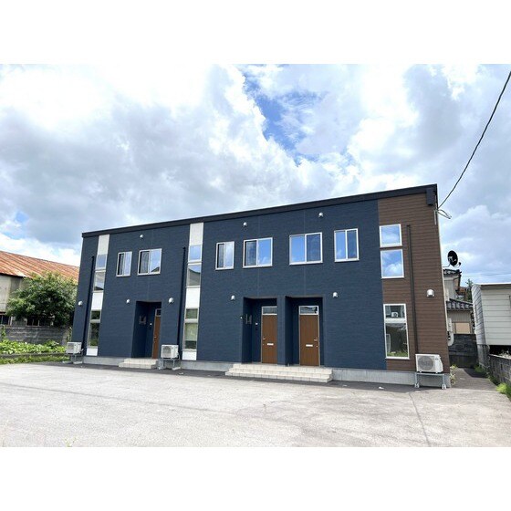 ファミールメゾンの物件外観写真