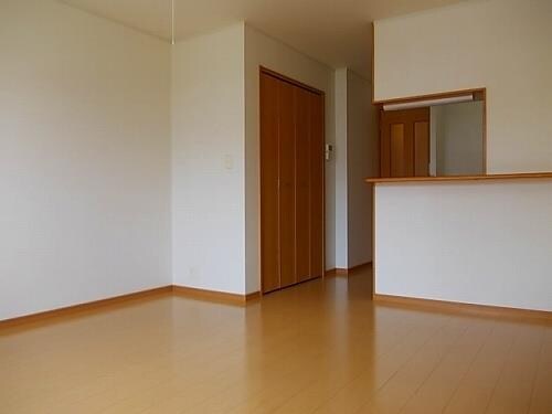 メゾン・カルムIの物件内観写真