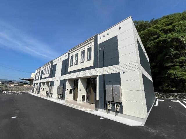 アヴェルラ・プラスの物件外観写真