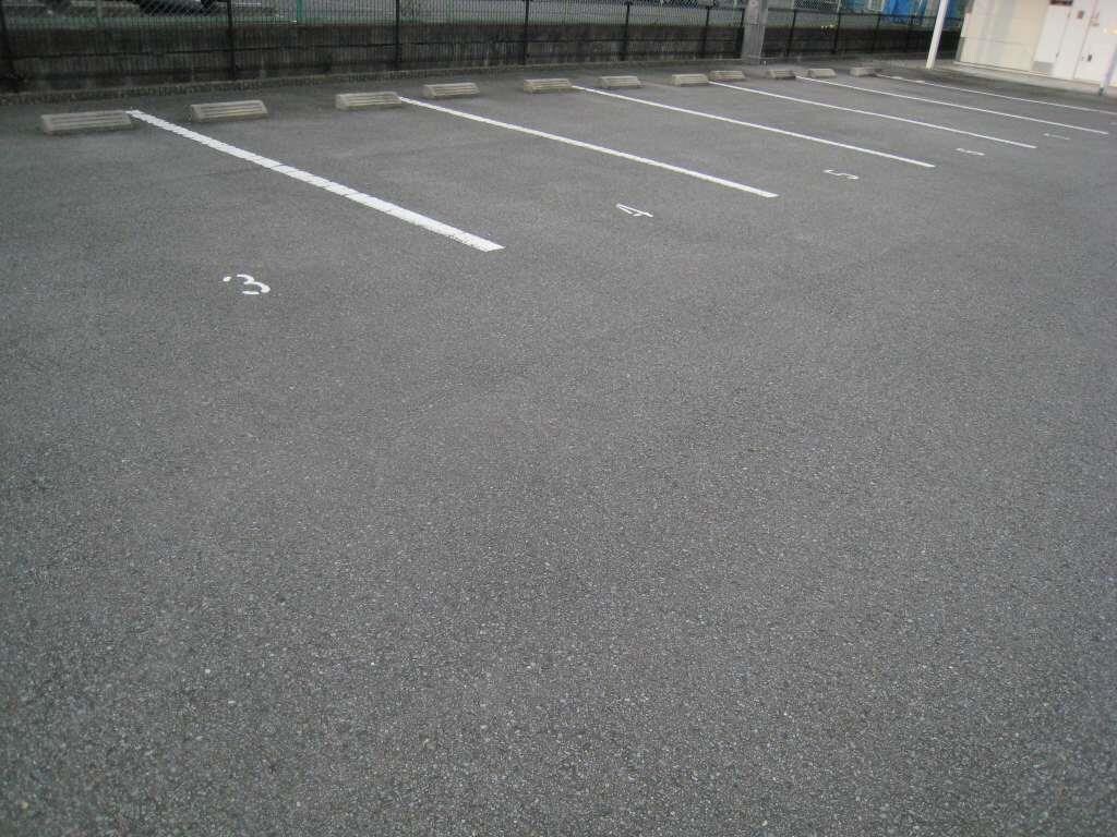 レオパレスＩＫＥＪＩＲＩの物件外観写真