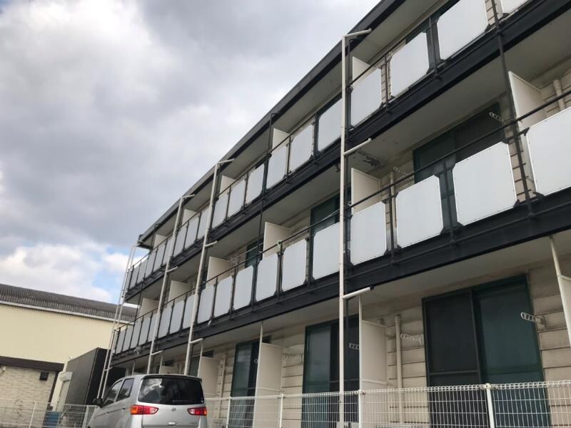 レオパレスＯＺＡＫＩの物件外観写真