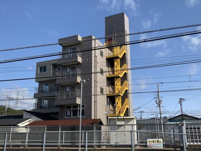 白浜駅西マンションの物件外観写真