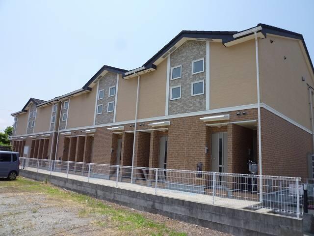 ウエスト・モンターニュＢの物件外観写真