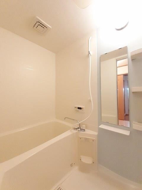 ウエスト・モンターニュＢの物件内観写真