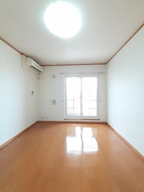 ウエスト・モンターニュＢの物件内観写真