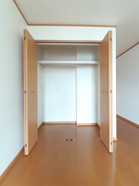 ウエスト・モンターニュＢの物件内観写真