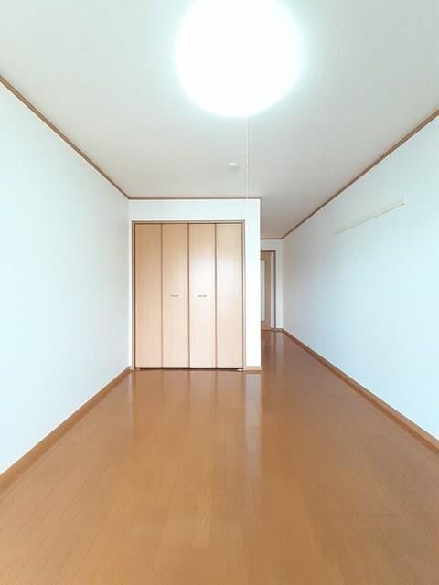 ウエスト・モンターニュＢの物件内観写真