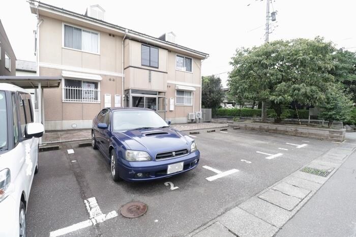 コーポラスみどりの物件外観写真