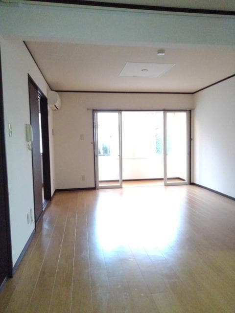 フローラヴィレッヂIの物件内観写真