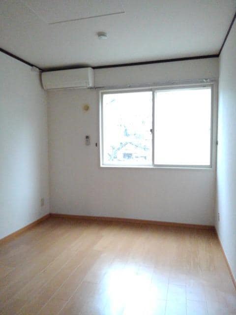 フローラヴィレッヂIの物件内観写真