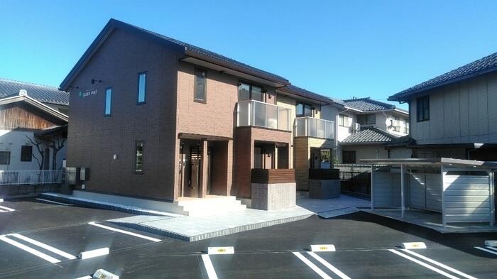 グリーン・フォートの物件外観写真