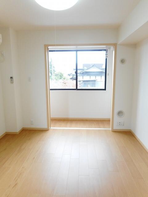 アンソレイユＢの物件内観写真