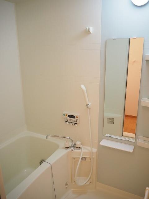 ウエスト・モンターニュＡの物件内観写真