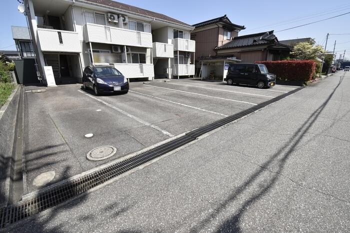 MEGUハイツの物件外観写真