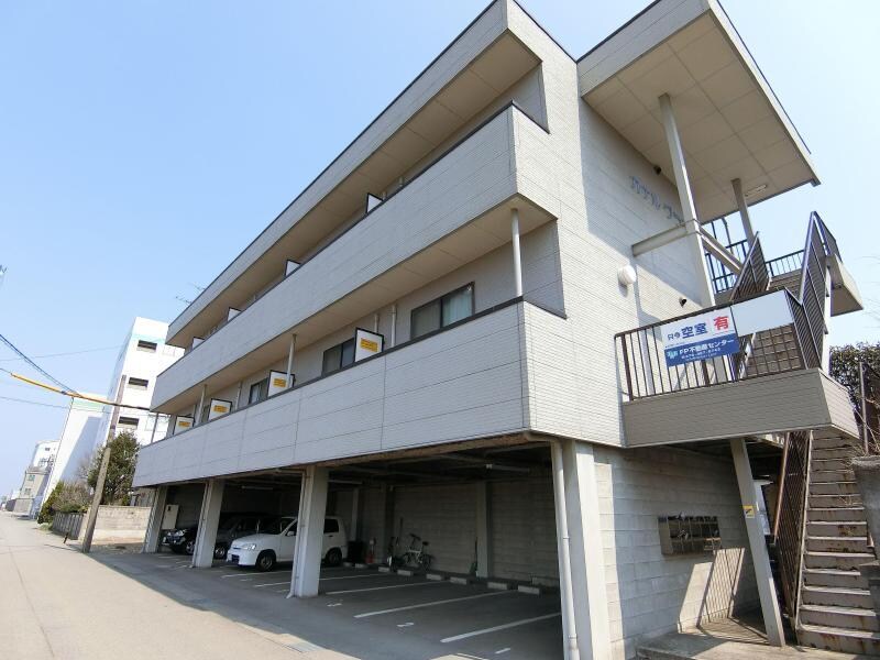 カナルグランデの物件外観写真