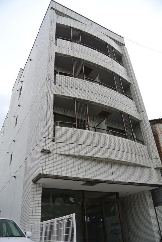 サンリッチ堀川小泉の物件外観写真