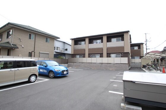 フルーリー中撫川Ｂ棟の物件外観写真