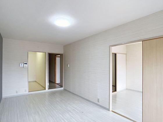 コロニアルリビング西島田ウエストタワーの物件内観写真