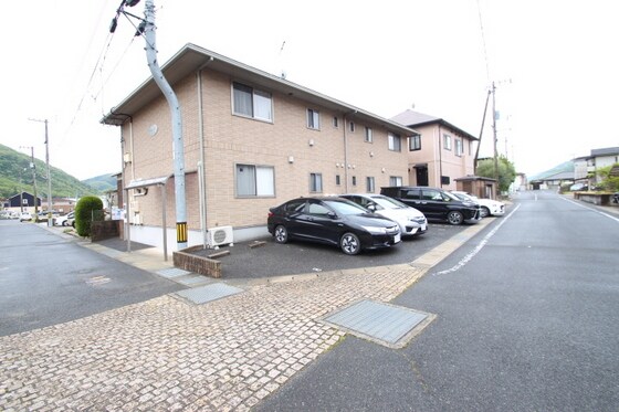 アロース牟佐の物件外観写真