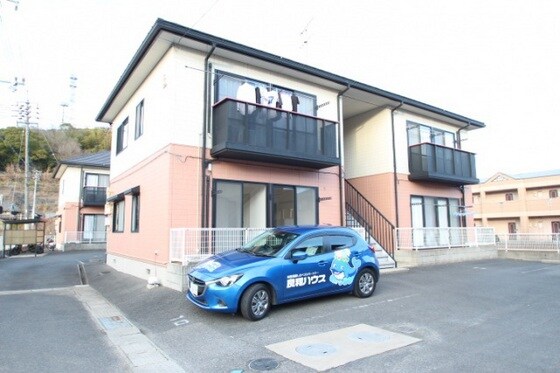 フローラル東岡山Ｂの物件外観写真