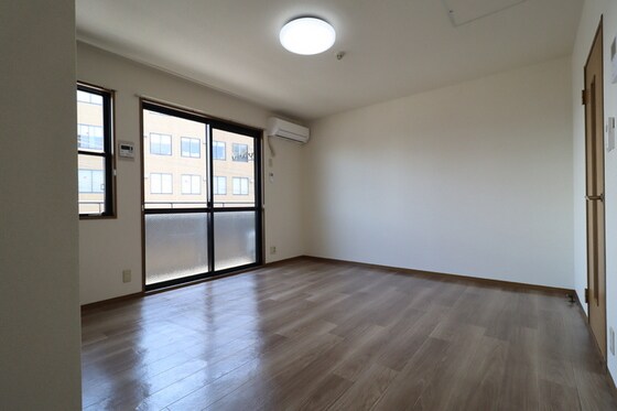 ラフィネ高柳の物件内観写真