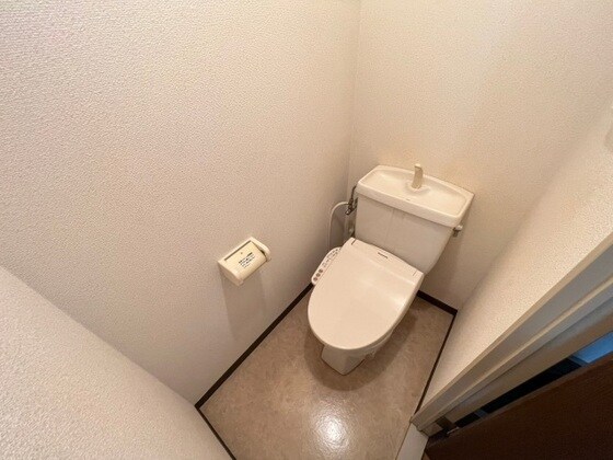 ロイヤルヴィラ下伊福の物件内観写真